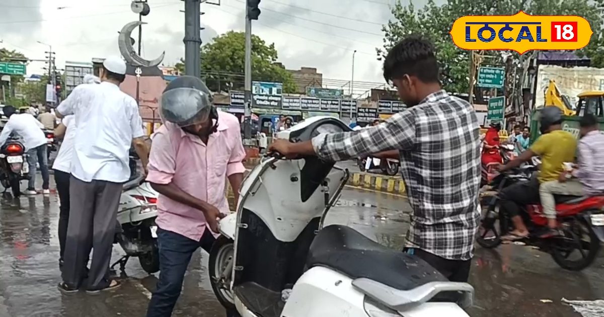 Ground Report: सड़कें बनी तालाब, जाम में फंसे भक्त! मथुरा- वृंदावन में बारिश का कहर, जान लें यहां का सच्चा हाल