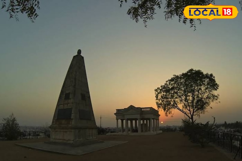 Raymond's Tomb (Malakpet) This tomb belongs to a French General Mitchell Raymond, who used to work in the Nizam's army. People used to worship him as Moses Ram or Moses Rahim. This tomb made of black stone is situated on a hill of Malakpet and is a unique part of the history of Hyderabad. Raymond's Tomb (Malakpet) This tomb belongs to a French General Mitchell Raymond, who used to work in the Nizam's army. People used to worship him as Moses Ram or Moses Rahim. This tomb made of black stone is situated on a hill of Malakpet and is a unique part of the history of Hyderabad.