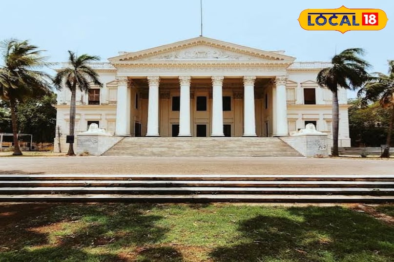 The British Residency (Koti) This grand building was built in 1805 and British officials lived here. Its large stairs, European design and statues of big lions make it special. After being neglected for many years, it has now been preserved and has been open to the public since 2022. The British Residency (Koti) This grand building was built in 1805 and British officials lived here. Its large stairs, European design and statues of big lions make it special. After being neglected for many years, it has now been preserved and has been open to the public since 2022.
