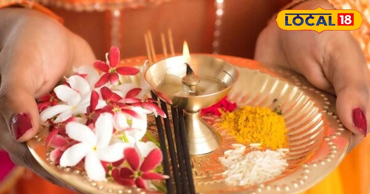Hariyali Teej 2025: हरियाली तीज पर माता पार्वती को करें ये अर्पण… वैवाहिक जीवन में लौटेगी मिठास, शादी में आ रही रुकावट भी होगी दूर!
