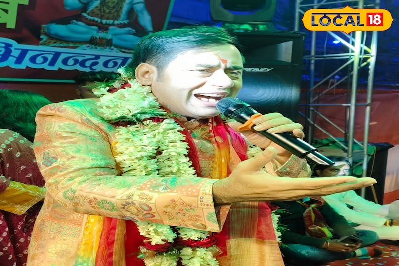 Traditional picture taken in Khagaria of Bhojpuri singer Sunil Chaila Bihari 