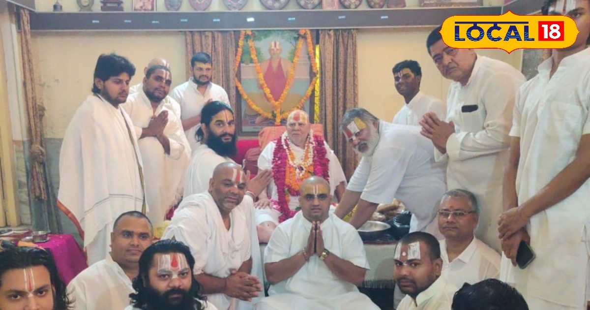 Guru Purnima-2025 : गुरु पूर्णिमा पर अयोध्या में दिखा जनसैलाब… भक्तों ने लगाई सरयू में आस्था की डुबकी