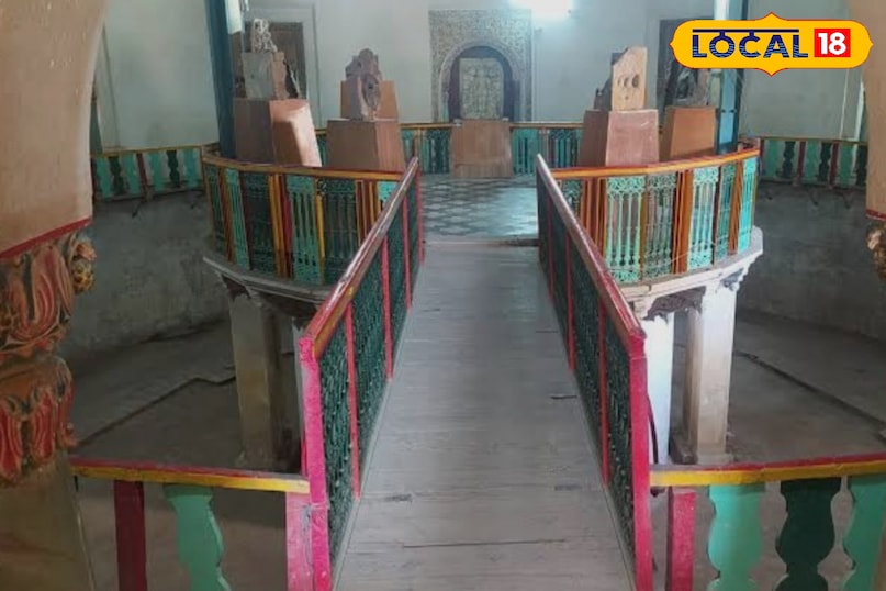 भवन के अंदर कई गुप्त रास्ते भी.