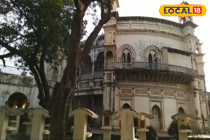 दीवारों पर संगमरमर का इस्तेमाल.