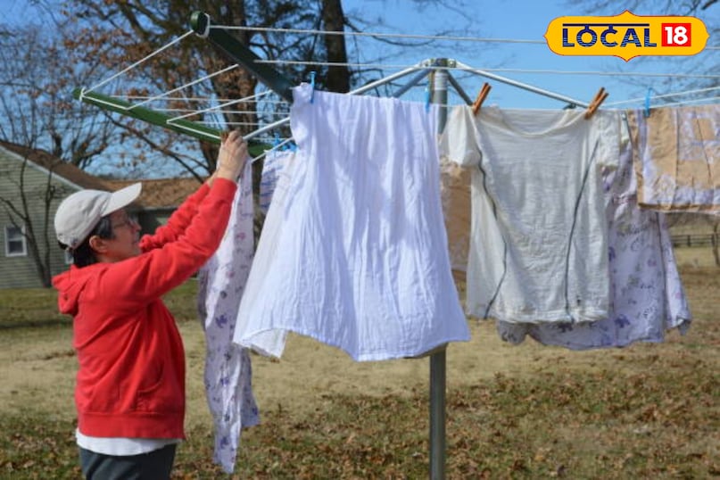 Clothes smell in monsoon, How to remove odor from clothes in rainy season, Home remedies, local18, khargone letest news, Madhya Pradesh hindi news, tips & trick 