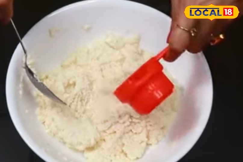 इतनी जल्दी बनता है सूजी का पकौड़ा. इतनी जल्दी बनता है सूजी का पकौड़ा.