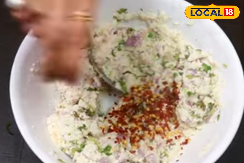 ये रही पकौड़ा बनाने की सामग्री. ये रही पकौड़ा बनाने की सामग्री.
