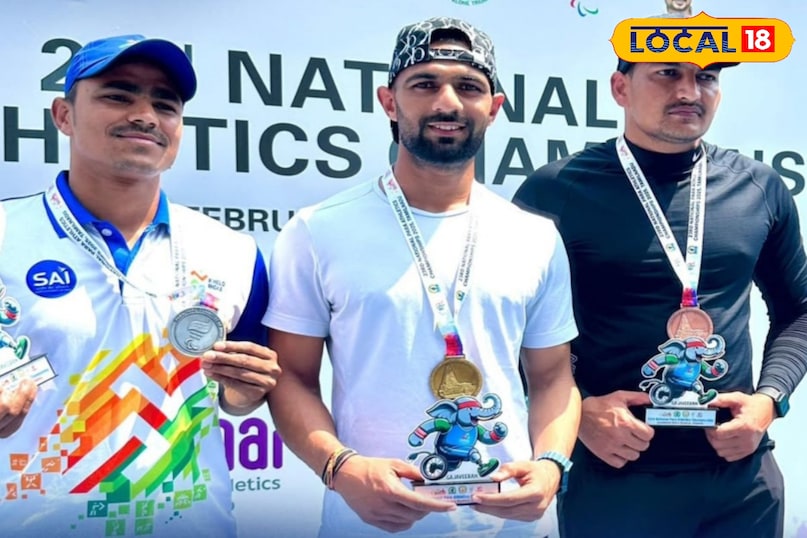 Mahendra's coach has also been champion players Mahendra's coach has also been champion players