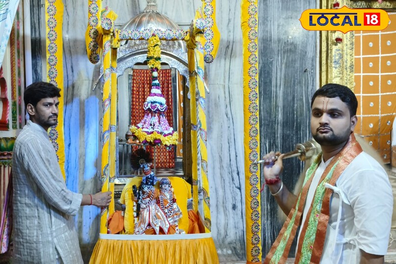 मथुरा न्यूज़, ताजा खबर, टॉप खबर, यूपी खबर, भगवान मंदिर, द्वारकाधीश मंदिर, मथुरा मंदिर, धर्म फूल बंगला, Mathura News, Latest News, Top News, UP News, God Temple, Dwarkadhish Temple, Mathura Temple, Dharm Phool Bangla