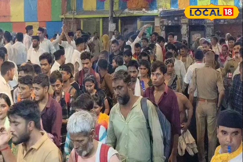 सावन में क्यों उमड़ती है भीड़ गिरिराज धाम में? जानिए क्या है इसकी खास वजह सावन में क्यों उमड़ती है भीड़ गिरिराज धाम में? जानिए क्या है इसकी खास वजह