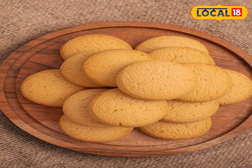 Usmania Biscuit Usmania Biscuits and Nizam have a special connection with the royal family of Nizam, it was prepared as a diet of patients in the royal kitchen of Osmania Hospital as it is very light in food, but Osmania Biscuits have made their identity with tea in the whole country today. Usmania Biscuit Usmania Biscuits and Nizam have a special connection with the royal family of Nizam, it was prepared as a diet of patients in the royal kitchen of Osmania Hospital as it is very light in food, but Osmania Biscuits have made their identity with tea in the whole country today.