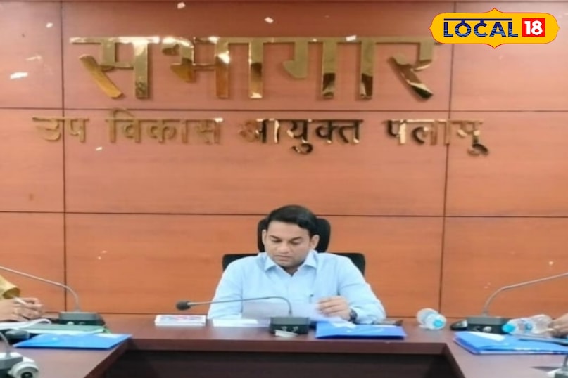 Javed Hussain hails from Koderma district of Jharkhand. His father retired from the post of head clerk in the forest department, while his mother is a housewife. He has two brothers and a sister in his family. His elder brother Abid Hussain is an engineer in BSNL. Despite being from a simple background, IAS Javed Hussain achieved an extraordinary place.