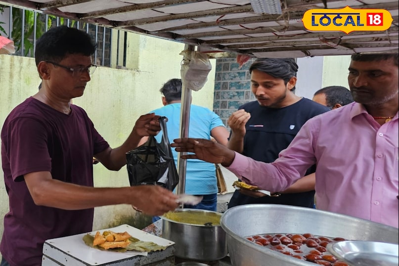The most famous samosa in Jamui, mustard sauce samosa, Bihar's famous street food, where is the best samosa, Best Samosa in Jamui, Famous Samosa in Bihar, Samosa Recipe, Local 18, Bihar, BIHAR, BIHAR, Jamui 