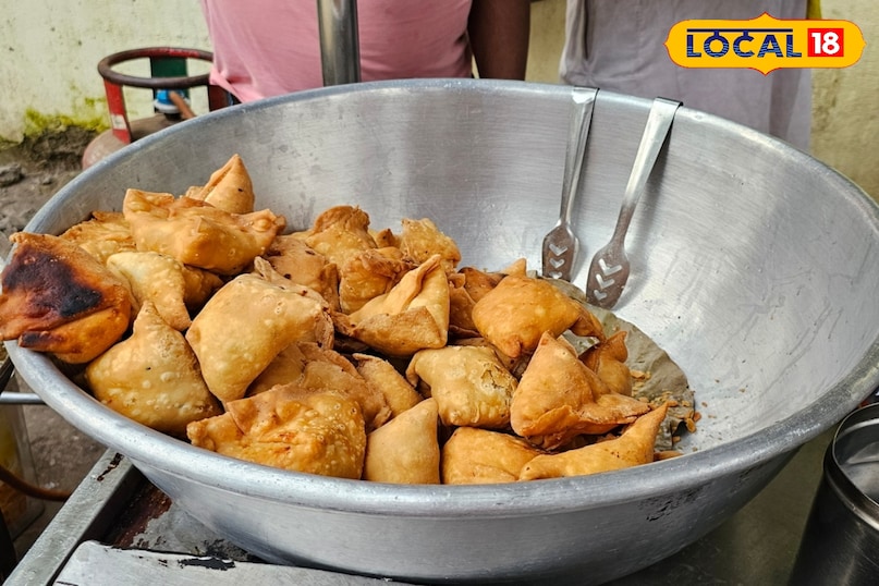 The most famous samosa in Jamui, mustard sauce samosa, Bihar's famous street food, where is the best samosa, Best Samosa in Jamui, Famous Samosa in Bihar, Samosa Recipe, Local 18, Bihar, BIHAR, BIHAR, Jamui 
