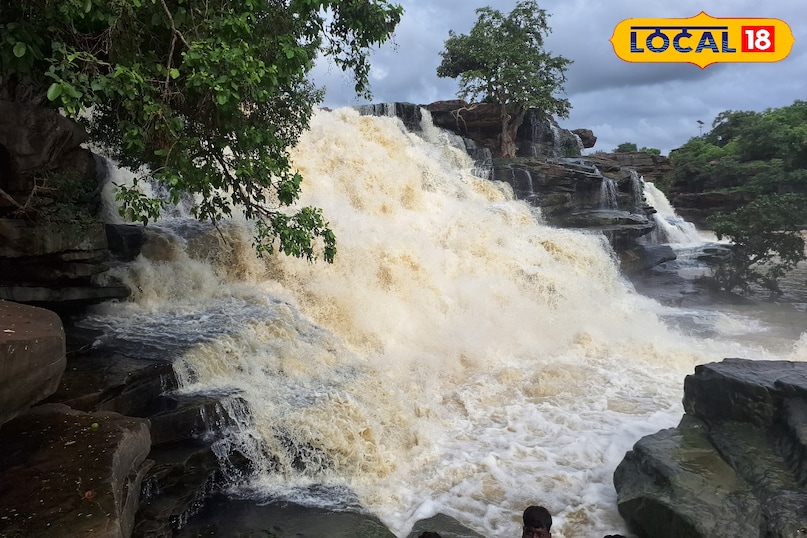 Mukkha Waterfall Mukkha Waterfall
