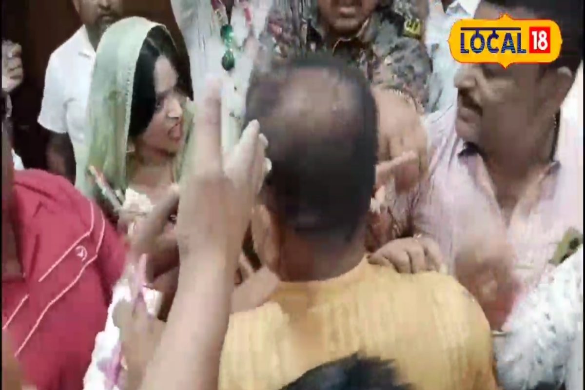 सीतामढ़ी नगर निगम बना रणक्षेत्र, मेयर ने माइक पटका, पार्षद ने कुर्सी फेंकी...
