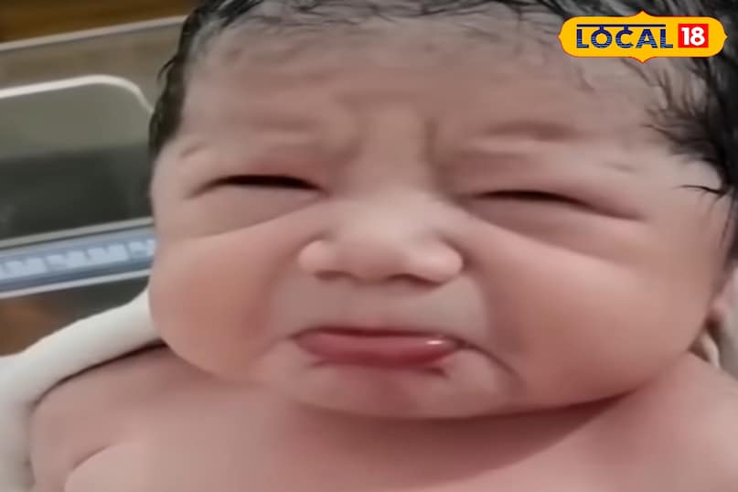 बच्चे को एक्सरसाइज कराएं. बच्चे को एक्सरसाइज कराएं.