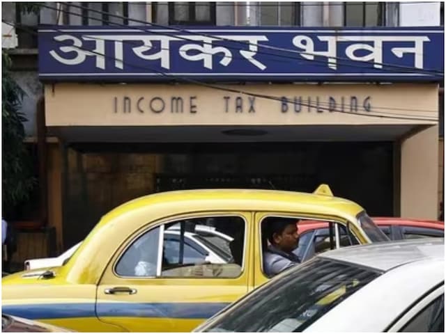 6 राज्यों के 200 लोकेशन पर सर्च ऑपरेशन, I-T डिपार्टमेंट ने लिया बड़ा एक्शन 6 राज्यों के 200 लोकेशन पर सर्च ऑपरेशन, I-T डिपार्टमेंट ने लिया बड़ा एक्शन