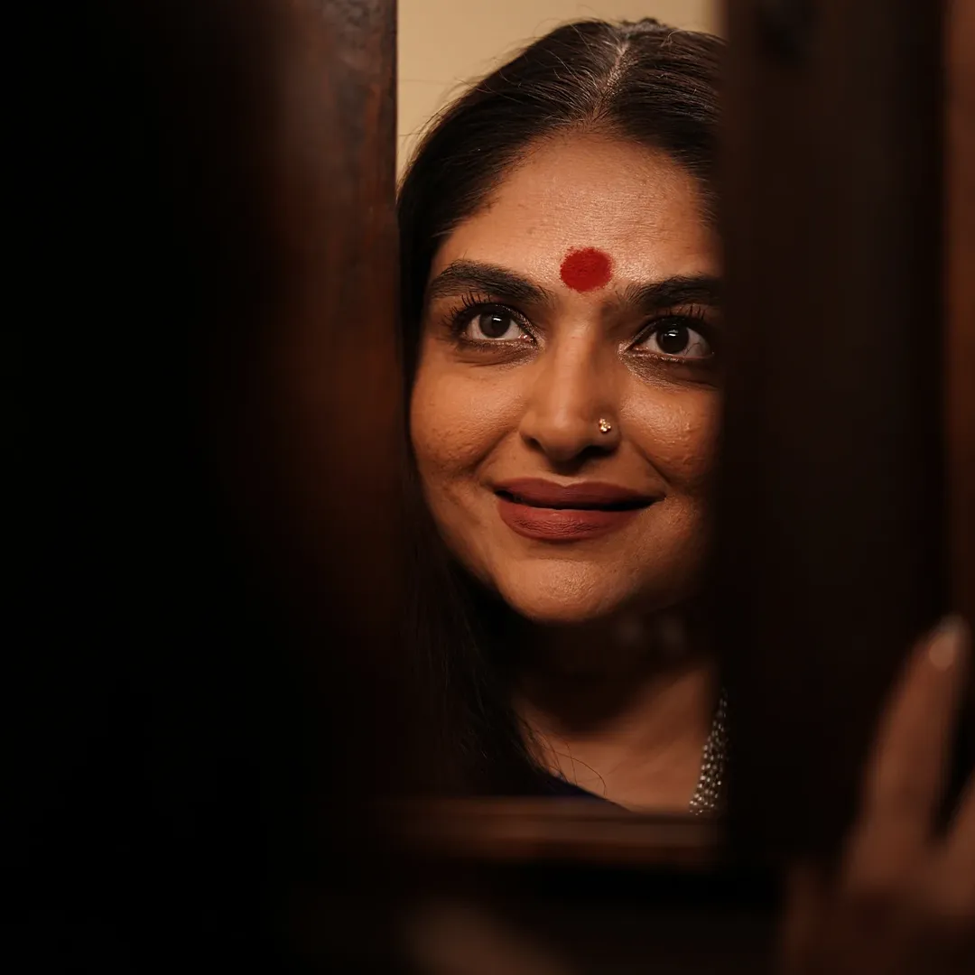 Indira Krishnan, Indira Krishnan Painful Story, Indira Krishnan Casting Couch, Indira Krishnan Untold Story, Indira Krishnan True Story, इंदिरा कृष्णन, इंदिरा कृष्णन की दर्दनाक कहानी, इंदिरा कृष्णन कास्टिंग काउच, इंदिरा कृष्णन की अनकही कहानी, इंदिरा कृष्णन की सच्ची कहानी