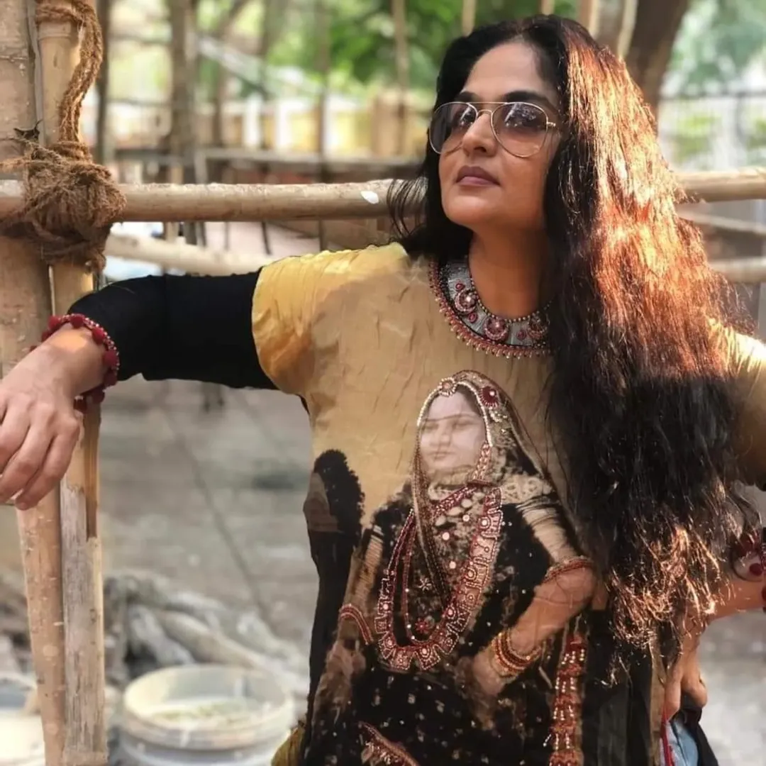 Indira Krishnan, Indira Krishnan Painful Story, Indira Krishnan Casting Couch, Indira Krishnan Untold Story, Indira Krishnan True Story, इंदिरा कृष्णन, इंदिरा कृष्णन की दर्दनाक कहानी, इंदिरा कृष्णन कास्टिंग काउच, इंदिरा कृष्णन की अनकही कहानी, इंदिरा कृष्णन की सच्ची कहानी