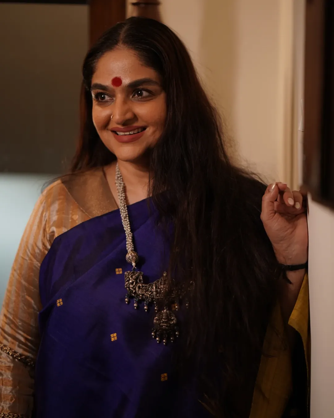 Indira Krishnan, Indira Krishnan Painful Story, Indira Krishnan Casting Couch, Indira Krishnan Untold Story, Indira Krishnan True Story, इंदिरा कृष्णन, इंदिरा कृष्णन की दर्दनाक कहानी, इंदिरा कृष्णन कास्टिंग काउच, इंदिरा कृष्णन की अनकही कहानी, इंदिरा कृष्णन की सच्ची कहानी Indira Krishnan, Indira Krishnan Painful Story, Indira Krishnan Casting Couch, Indira Krishnan Untold Story, Indira Krishnan True Story, इंदिरा कृष्णन, इंदिरा कृष्णन की दर्दनाक कहानी, इंदिरा कृष्णन कास्टिंग काउच, इंदिरा कृष्णन की अनकही कहानी, इंदिरा कृष्णन की सच्ची कहानी