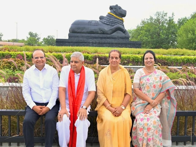 इस्तीफे से चार दिन पहले धनखड़ के साथ दिल्ली में क्या हुआ था? क्यों चर्चा इस्तीफे से चार दिन पहले धनखड़ के साथ दिल्ली में क्या हुआ था? क्यों चर्चा