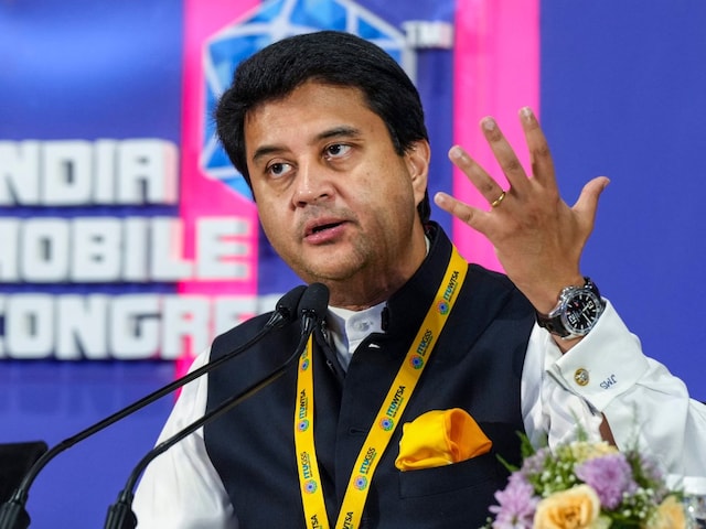 कौन देशभक्त विदेश में भारत की आलोचना करता है? सिंधिया बोले- कांग्रेस में...