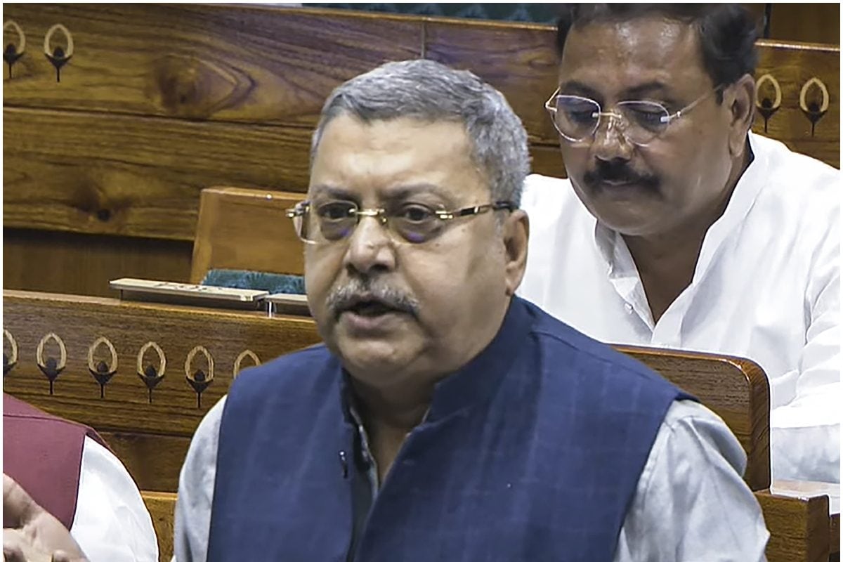किसी बैटर को शतक के कगार पर पारी घोषित करते देखा है TMC ने सरकार से पूछा