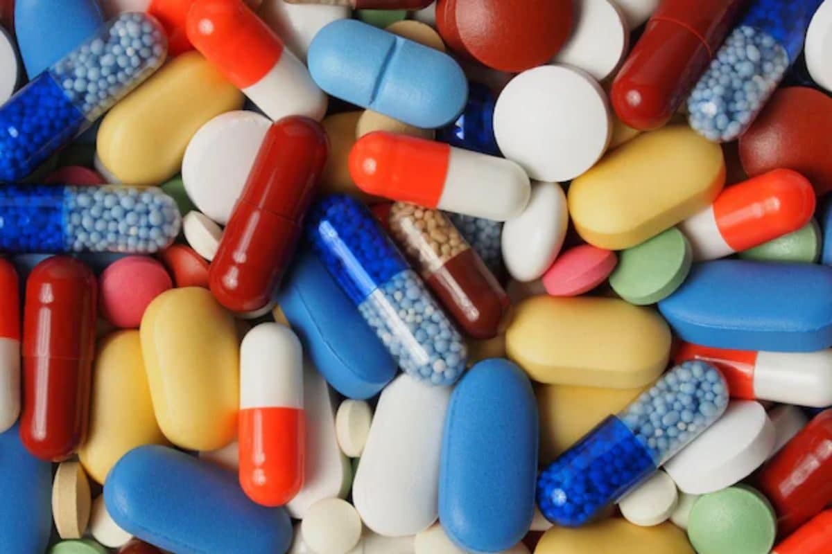 कैंसर-HIV के मरीजों को राहत अब सस्ता होगा इलाज 200 दवाओं की कीमत पर कैंची!