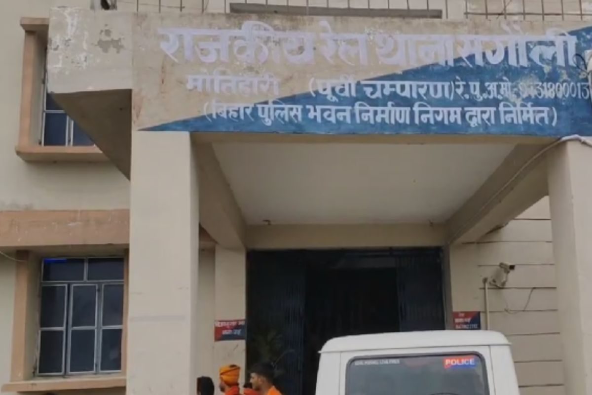 बाबाधाम से लौट रहे कांवरियों पर हमला, इस ट्रेन में हुई मारपीट, एक नामजद पर FIR