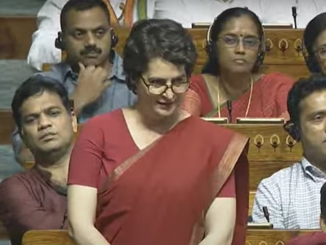 हमला कैसे, क्यों हुआ, नहीं बताया..प्रियंका गांधी ने दिया मां के आंसुओं का जवाब हमला कैसे, क्यों हुआ, नहीं बताया..प्रियंका गांधी ने दिया मां के आंसुओं का जवाब