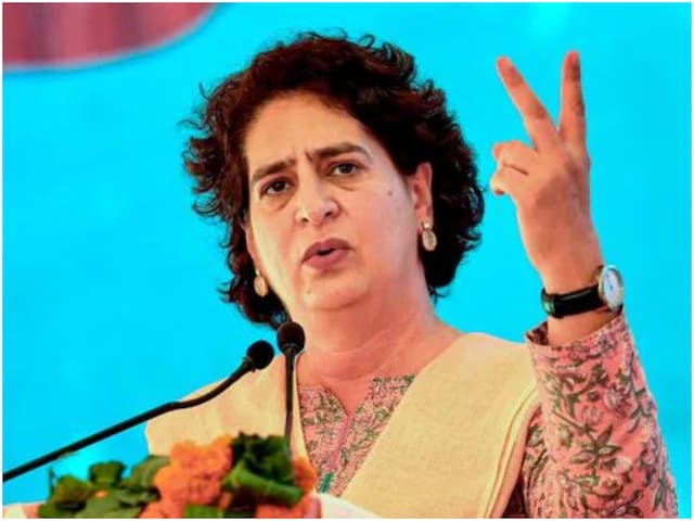 वोटर लिस्ट पर जवाब मांग रही थीं प्रियंका, EC ने फैक्ट चेक कर बंद कर दी बोलती