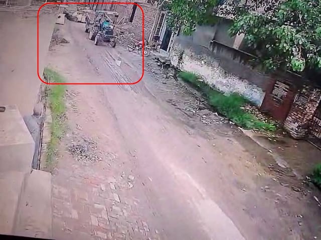 मूसेवाला केस से जुड़ा ड्राइवर मारा गया, गैंगस्टर लकी पटियाल ने ली जिम्मेदारी मूसेवाला केस से जुड़ा ड्राइवर मारा गया, गैंगस्टर लकी पटियाल ने ली जिम्मेदारी