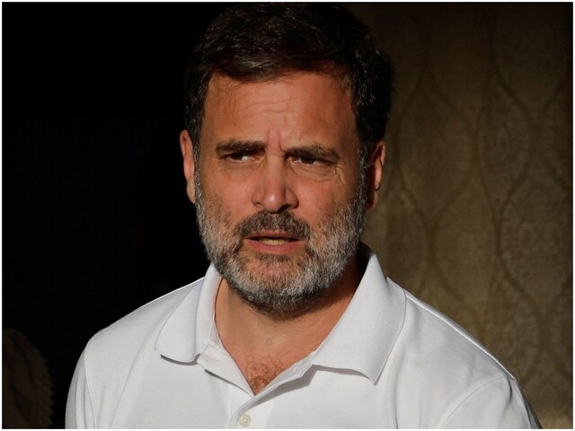 सामने थे राहुल गांधी, मीटिंग में लेफ्ट के नेता ने बिना नाम लिए झाड़ दिया!