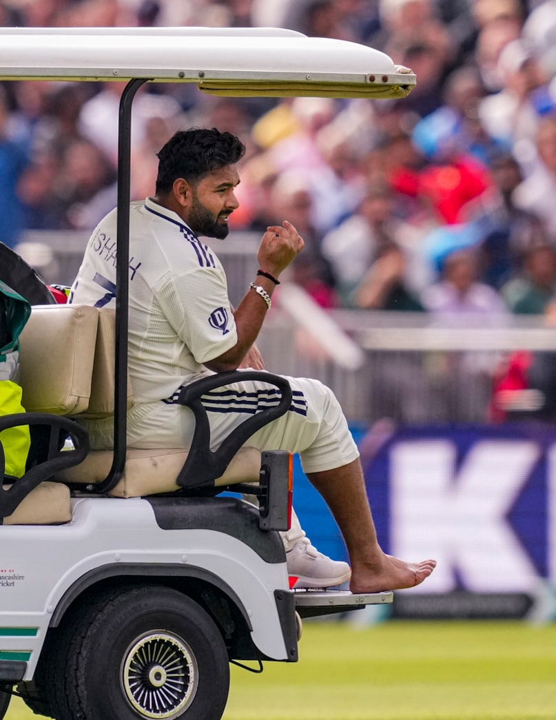 Rishabh Pant Records: ऋषभ पंत ने दर्द में बनाए 5 रिकॉर्ड, रोहित-धोनी को पीछे छोड़ा, वीरू की बराबरी