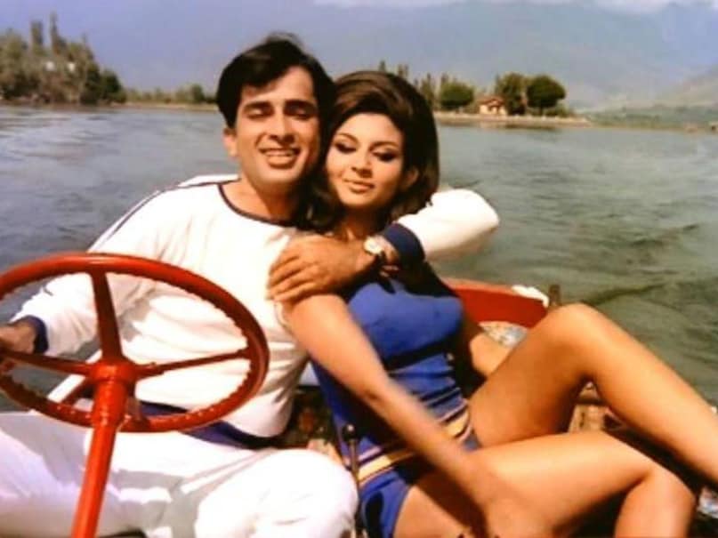 sharmila tagore fashion style, sharmila tagore fashion trend, sharmila tagore saree style, kareena kapoor mother-in-law, bikini girl sharmila tagore