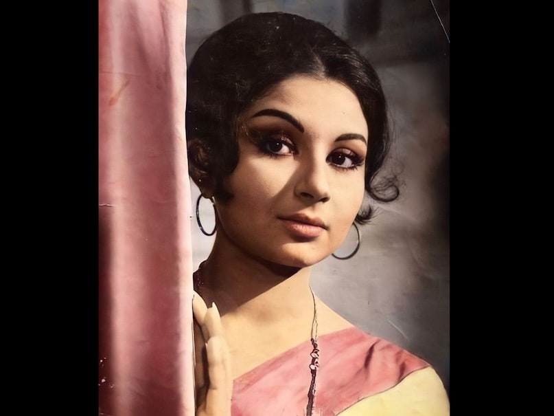 sharmila tagore fashion style, sharmila tagore fashion trend, sharmila tagore saree style, kareena kapoor mother-in-law, bikini girl sharmila tagore