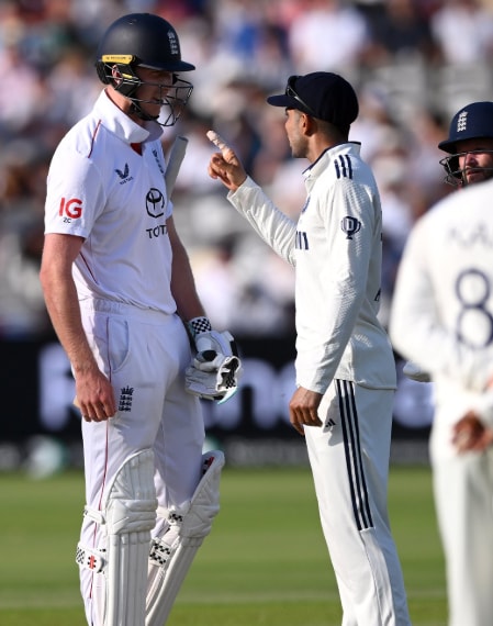 Shubman Gill, Zak Crawley, Shubman Gill got angry Zak Crawley, shubman gill zak crawley controversy, Shubman Gill arguments with Zak Crawley, IND vs ENG, India vs England, Shubman Gill arguments with England opener, Shubman Gill heated exchanged with Crawley, शुभमन गिल, जैक क्राउली, गिल और क्राउली विवाद 