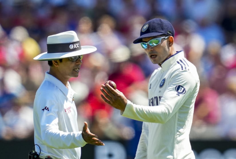 Shubman Gill, Shubman Gill Angry, Shubman Gill Umpire ball change controversy, Shubman Gill with umpire heated exchanged, Shubman Gill ball change umpire angry, india vs England 3rd test, Shubman Gill ball change controversy, शुभमन गिल, बॉल चेंज से नाराज गिल
