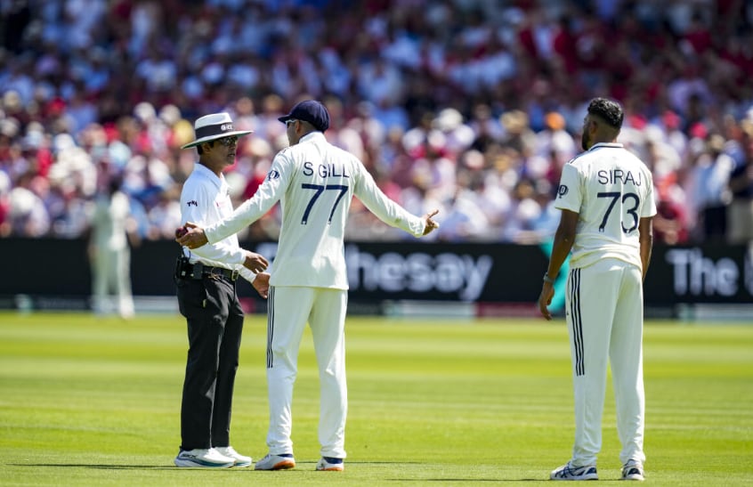 Shubman Gill, Shubman Gill Angry, Shubman Gill Umpire ball change controversy, Shubman Gill with umpire heated exchanged, Shubman Gill ball change umpire angry, india vs England 3rd test, Shubman Gill ball change controversy, शुभमन गिल, बॉल चेंज से नाराज गिल
