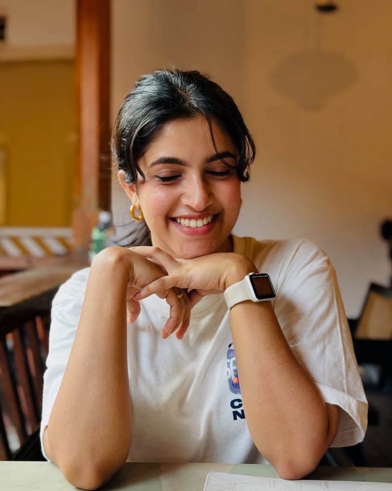 Meenakshi Dinesh,  Meenakshi Dinesh News, Meenakshi Dinesh wants to work with 49 year old superstar Suriya, Meenakshi Dinesh age, Meenakshi Dinesh Films, who is Meenakshi Dinesh, मीनाक्षी दिनेश, मीनाक्षी दिनेश न्यूज, मीनाक्षी दिनेश सूर्या के साथ काम करना चाहती हैं, मीनाक्षी दिनेश की उम्र, मीनाक्षी दिनेश फिल्म्स, कौन हैं मीनाक्षी दिनेश