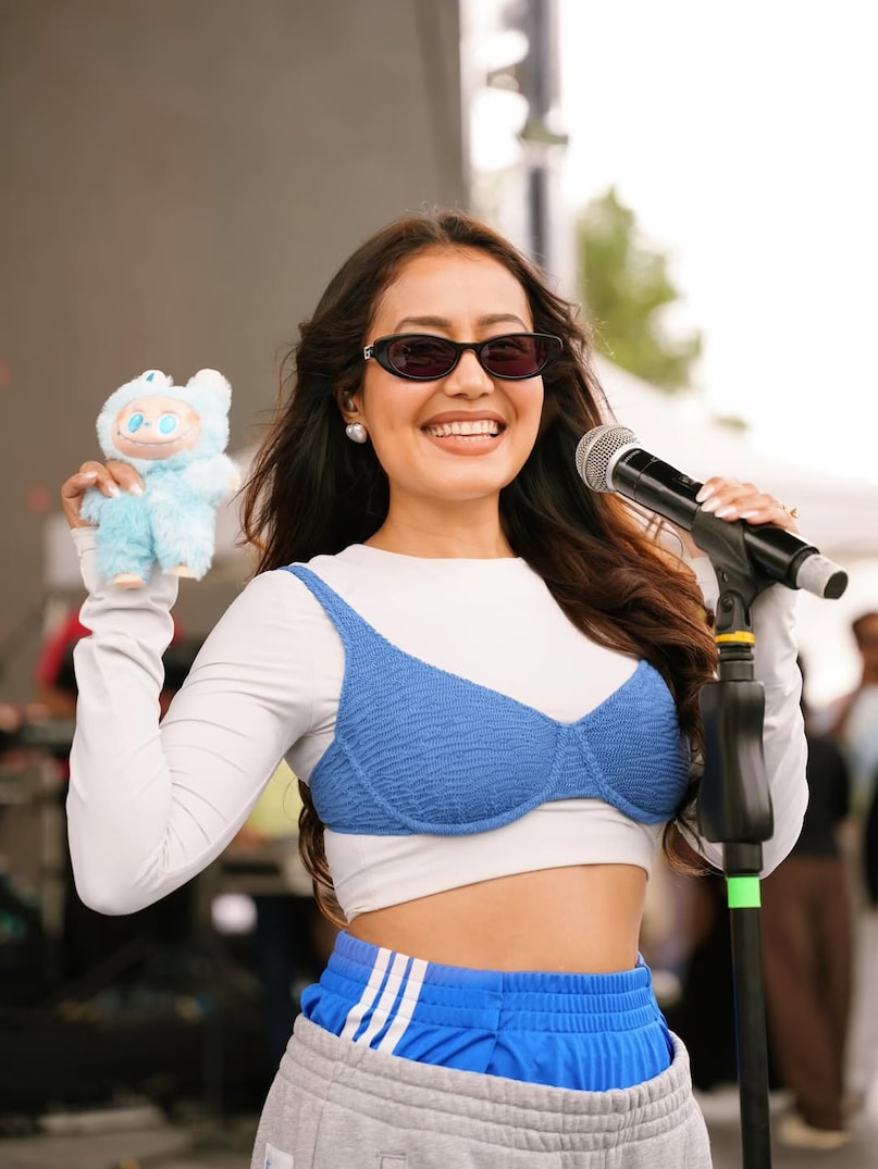 Neha Kakkar, Neha Kakkar News, Neha Kakkar Brutally Trolled, Neha Kakkar Brutally Trolled after wears Bra Over White Top, Neha Kakkar with Labubu, Neha Kakkar Song, Neha Kakkar latest Pics, नेहा कक्कड़, नेहा कक्कड़ न्यूज, नेहा कक्कड़ हुईं ट्रोल, सफेद टॉप के ऊपर नेहा कक्कड़ ने पहली ब्रा, लबूबू के साथ नेहा कक्कड़ ने दिए पोज, नेहा कक्कड़ के गानें, नेहा कक्कड़ की लेटेस्ट तस्वीरें ताजा तस्वीरें