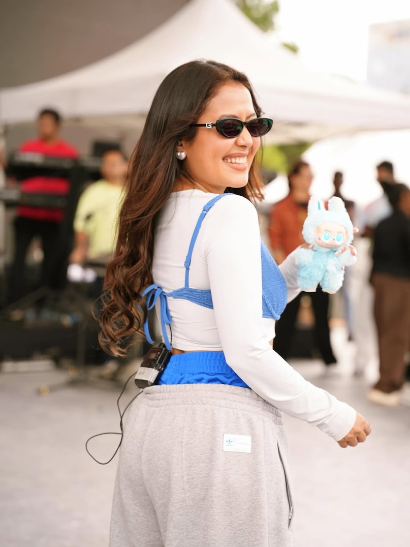 Neha Kakkar, Neha Kakkar News, Neha Kakkar Brutally Trolled, Neha Kakkar Brutally Trolled after wears Bra Over White Top, Neha Kakkar with Labubu, Neha Kakkar Song, Neha Kakkar latest Pics, नेहा कक्कड़, नेहा कक्कड़ न्यूज, नेहा कक्कड़ हुईं ट्रोल, सफेद टॉप के ऊपर नेहा कक्कड़ ने पहली ब्रा, लबूबू के साथ नेहा कक्कड़ ने दिए पोज, नेहा कक्कड़ के गानें, नेहा कक्कड़ की लेटेस्ट तस्वीरें ताजा तस्वीरें