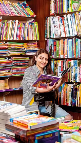 Soha Ali Khan Education