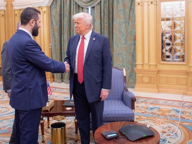 Donald Trump washed all the stains of Al-Julani, which was rewarding 85 crores Donald Trump washed all the stains of Al-Julani, which was rewarding 85 crores