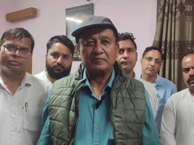 सुक्खू के मंत्री की गाड़ी पर किसने फेंका जूता? जगत सिंह नेगी ने बताई पूरी बात सुक्खू के मंत्री की गाड़ी पर किसने फेंका जूता? जगत सिंह नेगी ने बताई पूरी बात