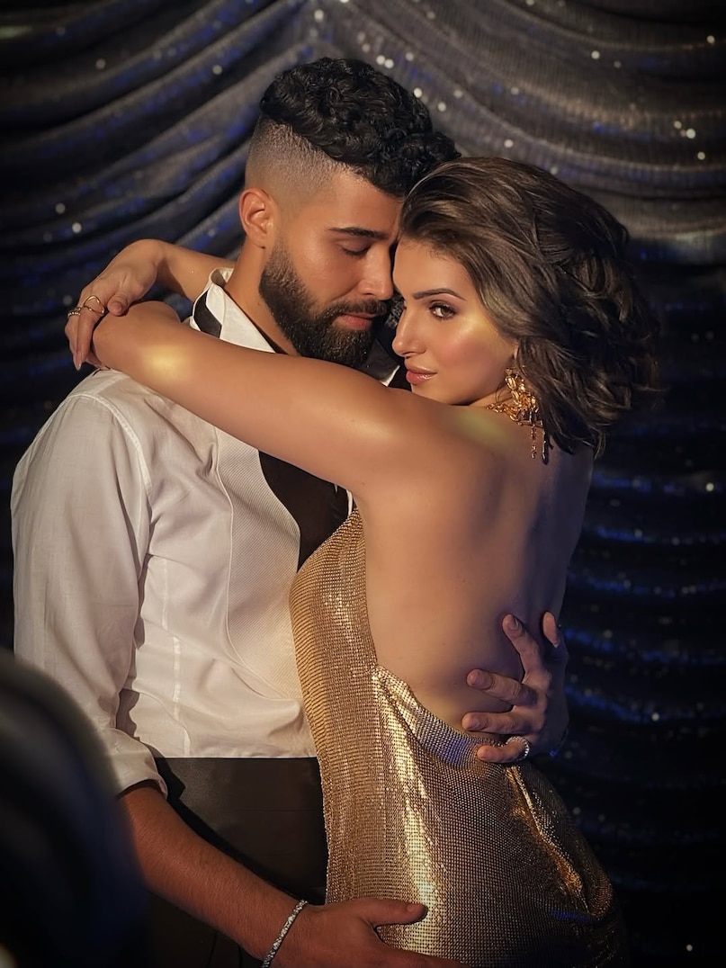 Tara Sutaria, Tara Sutaria boyfriend, Tara Sutaria veer pahadiya, veer pahadiya Tara Sutaria, veer pahadia girlfriend, AP Dhillon, Thodi Si Daaru, Shreya Ghoshal, Veer Pahariya, aadar jain and tara, Veer Pahariya and Tara Sutaria love story