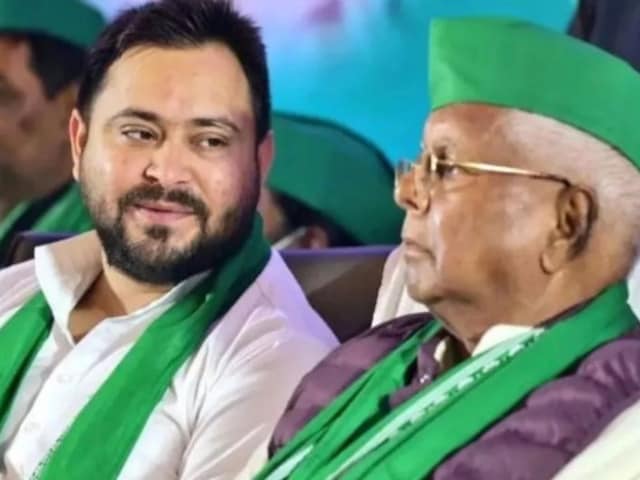 जात-पात की पॉलिटिक्स में 'ए टू जेड' की ओर बढ़े तेजस्वी, लालू यादव ने चला दांव जात-पात की पॉलिटिक्स में 'ए टू जेड' की ओर बढ़े तेजस्वी, लालू यादव ने चला दांव