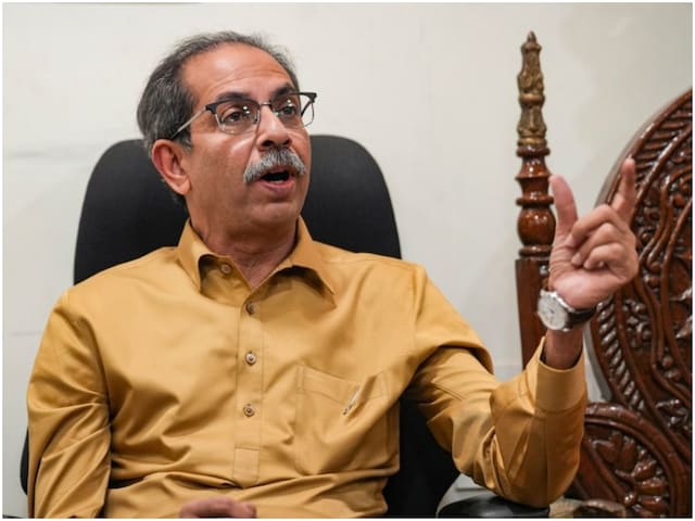 किसानों को नक्सली कहा, अब दिख रहे सहानुभूति... उद्धव ठाकरे का केंद्र पर हमला किसानों को नक्सली कहा, अब दिख रहे सहानुभूति... उद्धव ठाकरे का केंद्र पर हमला