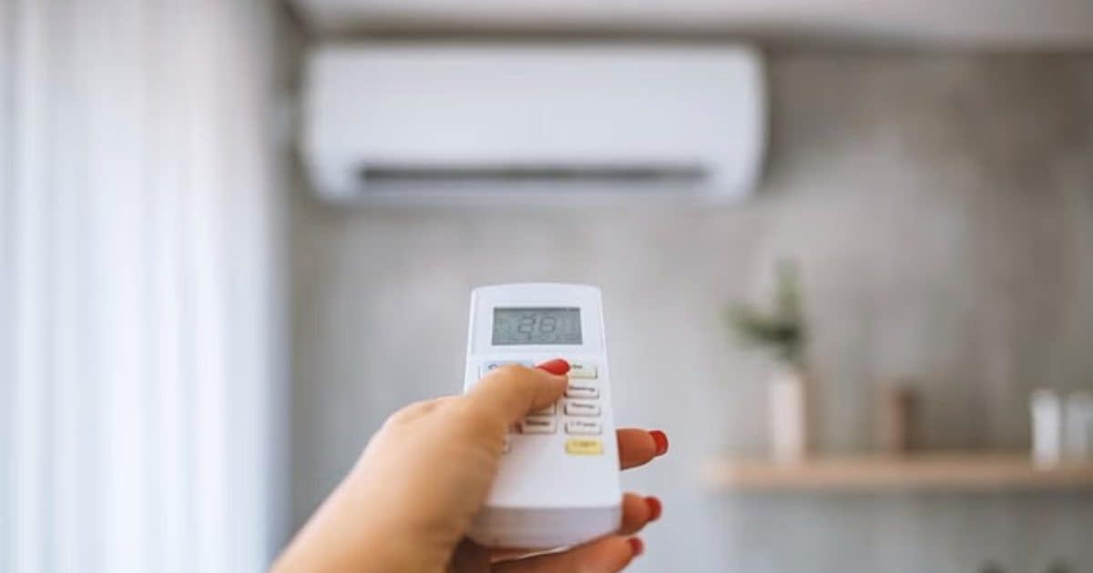 Tach – बाहर तेज बारिश और आंधी हो तो घर में एसी चलाएं या नहीं? ज्‍यादातर लोग करते हैं ये गलती